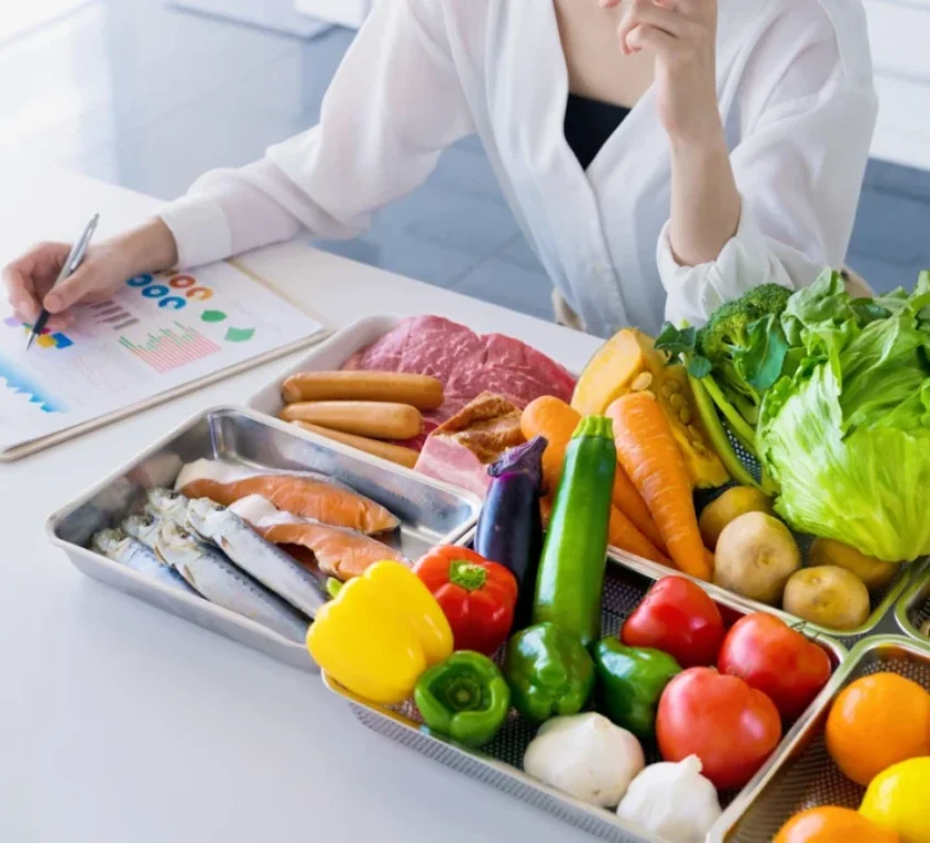 Dobre praktyki i analiza ryzyka dla bezpiecznej żywności na każdym etapie produkcji i obrotu.